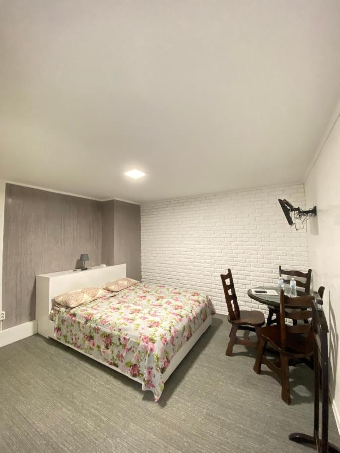 Саквояж Вокзал Bed & Breakfast Lviv Luaran gambar
